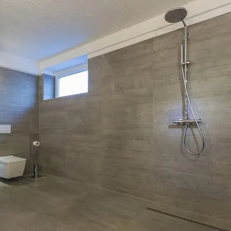 City-loft With Rooftop Terrace - 19 Persons הנובר